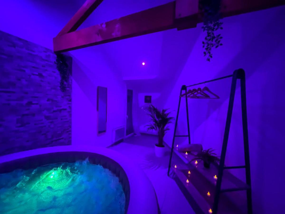 Appartamento Un Cocon pour 2 ou 4 - Mérignac -Jacuzzi - Netflix - Tram A Esterno foto