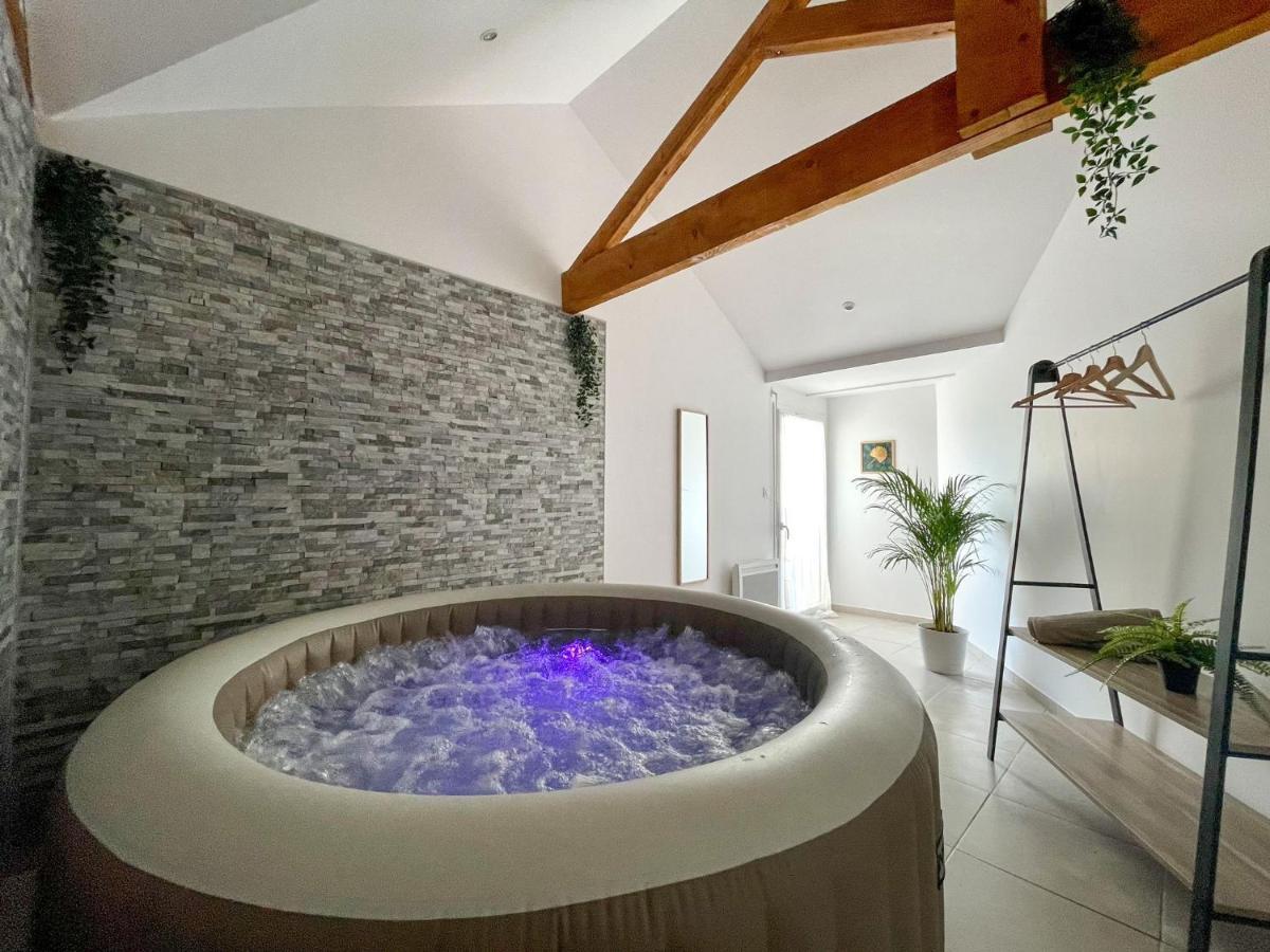 Appartamento Un Cocon pour 2 ou 4 - Mérignac -Jacuzzi - Netflix - Tram A Esterno foto